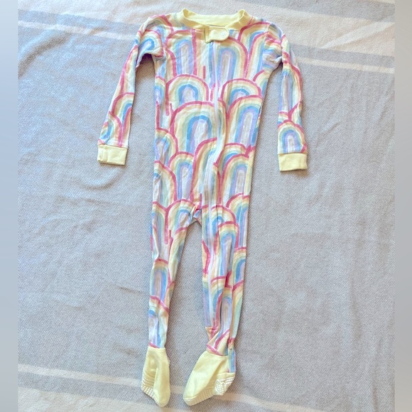 Burt’s Bees Baby Rainbow Footie Pajamas Sleeper 100% Organic Cotton 24 months 🌈 - Picture 1 of 6